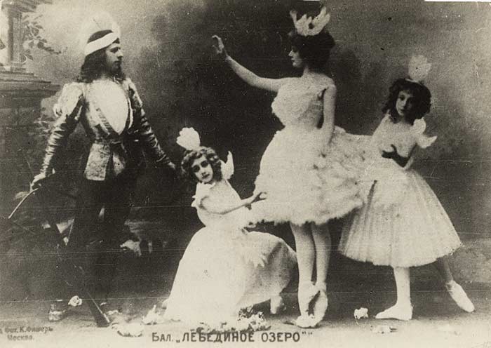 Fotografia storica del balletto Il Lago dei Cigni al Bolshoi nel 1901, non della produzione in programma a Pescara